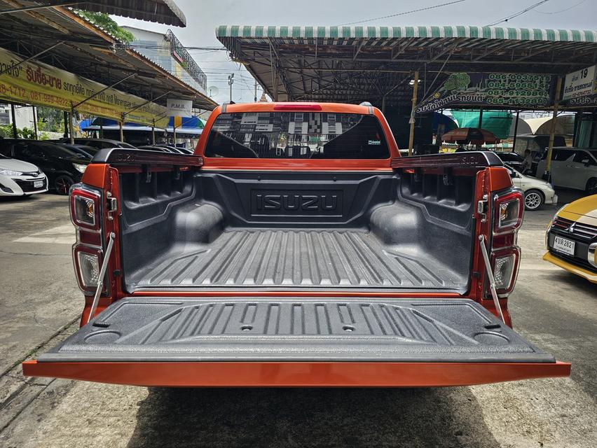ISUZU D-MAX CAB-4 3.0 V-CROSS M 4X4 ปี 20 AT 6