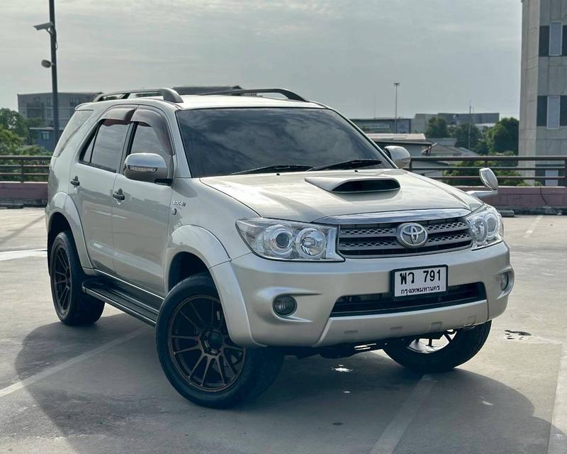 รหัสรถ QT791 Toyota Fortuner 3.0V เกียร์ Auto 4WD สีบรอนซ์ทอง ปี2005 4