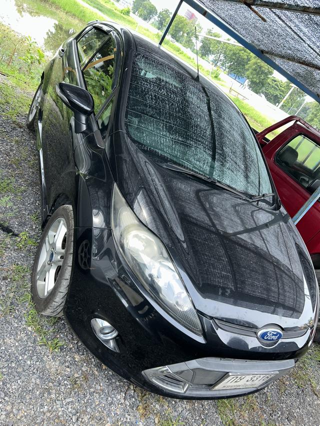 ขาย Ford Fiesta 2013 เครื่องไฟโชว์มีสดุด เกียร์ไม่เปลี่ยนทะเบียน พรบ.ต่อแล้วจอดตามภาพให้ราคาได้ก็เสนอมาที่เบอร์ 089-9942100ครับ