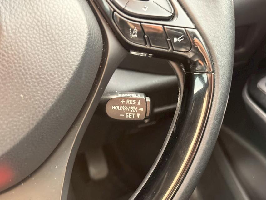 รหัสรถ 12AT4455 TOYOTA C-HR 1.8 Hybrid GR Sport ( White Pearl ) | ปี : 2022 13