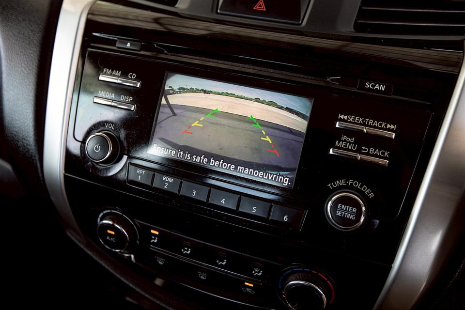 NISSAN NAVARA NP300 2.5 E KING CAB สีเทา ปี 2014  16