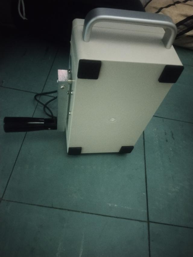 เครื่องปั่นไฟฟ้าแบบมือหมุนอเนกประสงค์ถ้าหมุนด้วยมือสามารถชาร์จไฟได้เลื่อนๆ รูปที่ 4