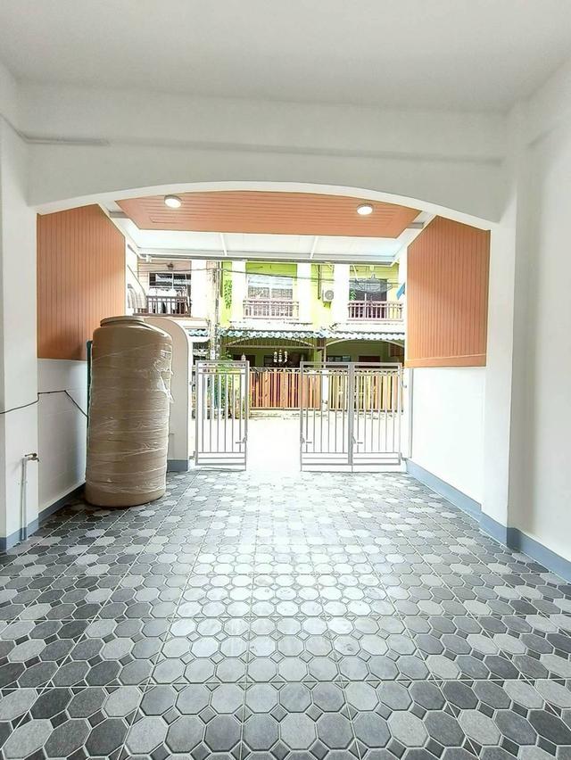 หมู่บ้านณราธร สุวินทวงศ์ ทาวน์เฮ้าส์ 2 ชั้น รีโนเวทใหม่ พร้อมอยู่! 2