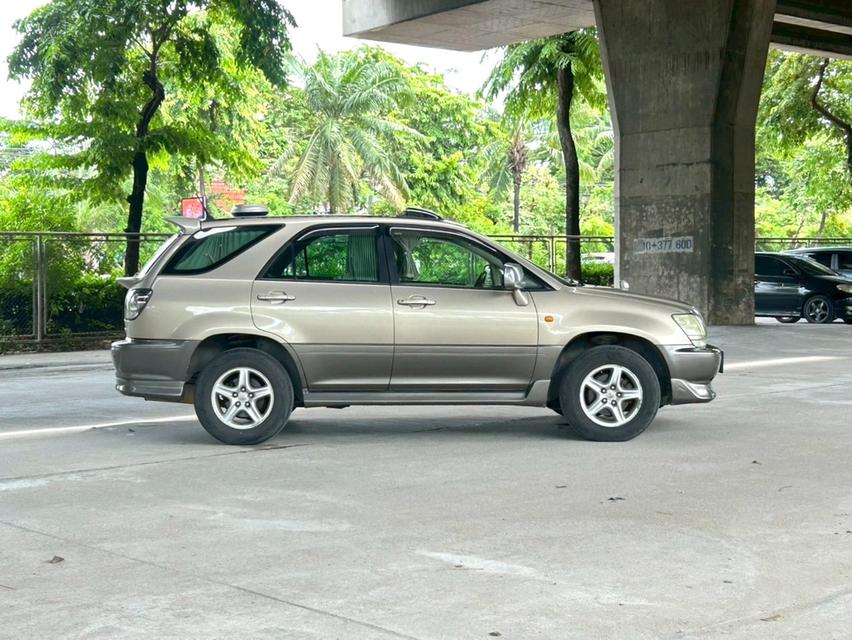 ขายรถ Toyota Harrier 3.0 FOUR ปี 2004 สีน้ำตาล เกียร์ออโต้ 8
