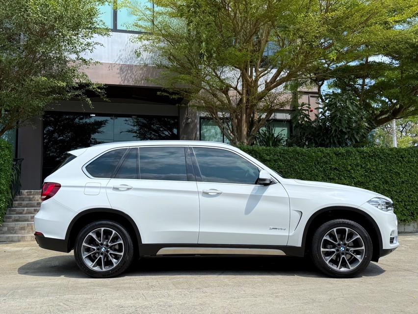 2015 BMW X5 20D รถมือเดียวออกป้ายแดง รถวิ่งน้อย รถเข้าศูนย์ทุกระยะ ไม่เคยมีอุบัติเหตุครับ 2