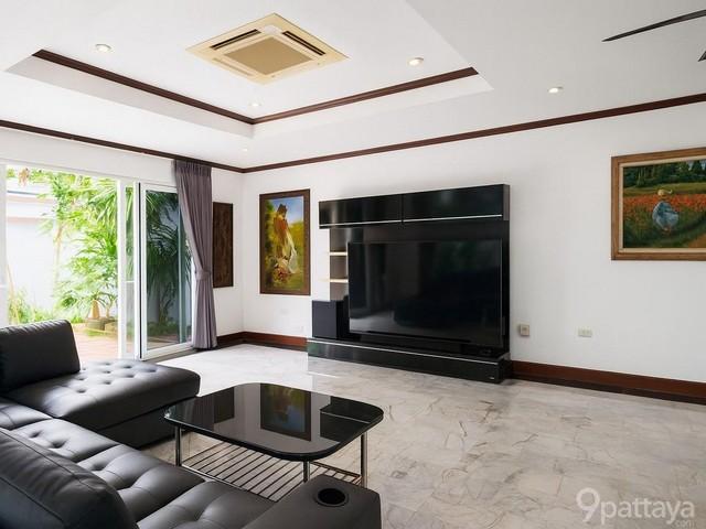 ให้เช่าบ้านพูลวิลล่า 3 ชั้น 150 ตร.ว. เฟอร์นิเจอร์ครบ พร้อมหาดส่วนตัว จอมเทียน พัทยา 4
