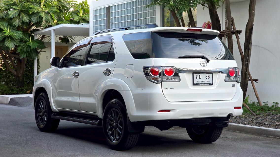 รหัสรถ WB36 Toyota Fortuner 2.5V A/t (Minorchange ตัวสุดท้าย ล้อดำ ภายในดำ ) ปี  2015 19