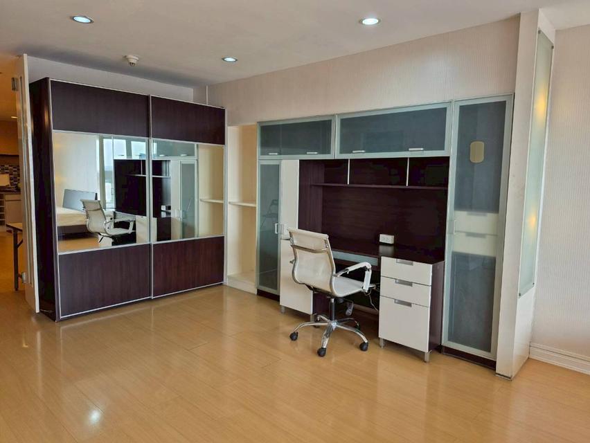 คอนโด State Tower ใกล้รถไฟฟ้าและท่าเรือ อยู่ในแหล่งธุรกิจ และใกล้ รร.ดังหลายแห่ง 5