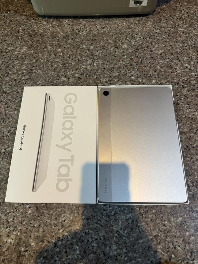 ขายๆๆๆถูกSamsungTabA9Plus5GสีหายากSilver LTEใส่ซิมได้ ( ตัวนี้สเปค128/8 ) คับมีกล่องอีมี่ตรงสูนTrueสภาพสวยการใช้งานดีเยี่ยมทุกๆฟังชั่นเครื่องรีสโตได้ต