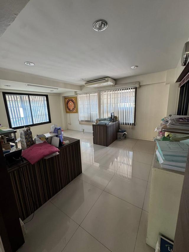 อาคารสำนักงาน โชว์รูม ทำเลทอง เดินทางสะดวก ใกล้ถนนประดิษฐ์มนูญธรรม(เลียบด่วนรามอินทรา) 9