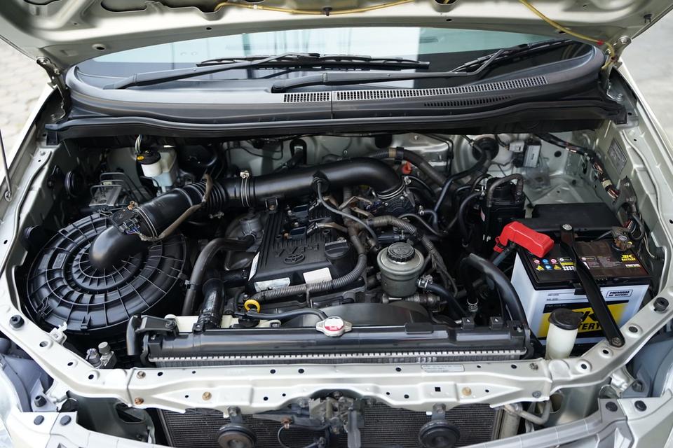 2013 TOYOTA INNOVA 2.0G