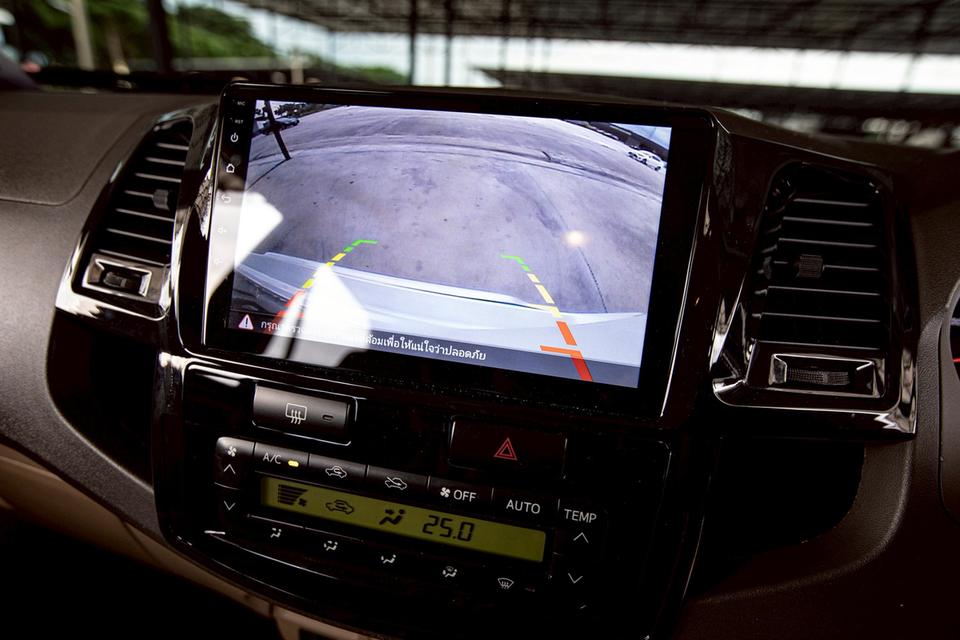 TOYOTA FORTUNER 3.0V สีขาว ปี 2013 ของแต่งหลายแสน  17