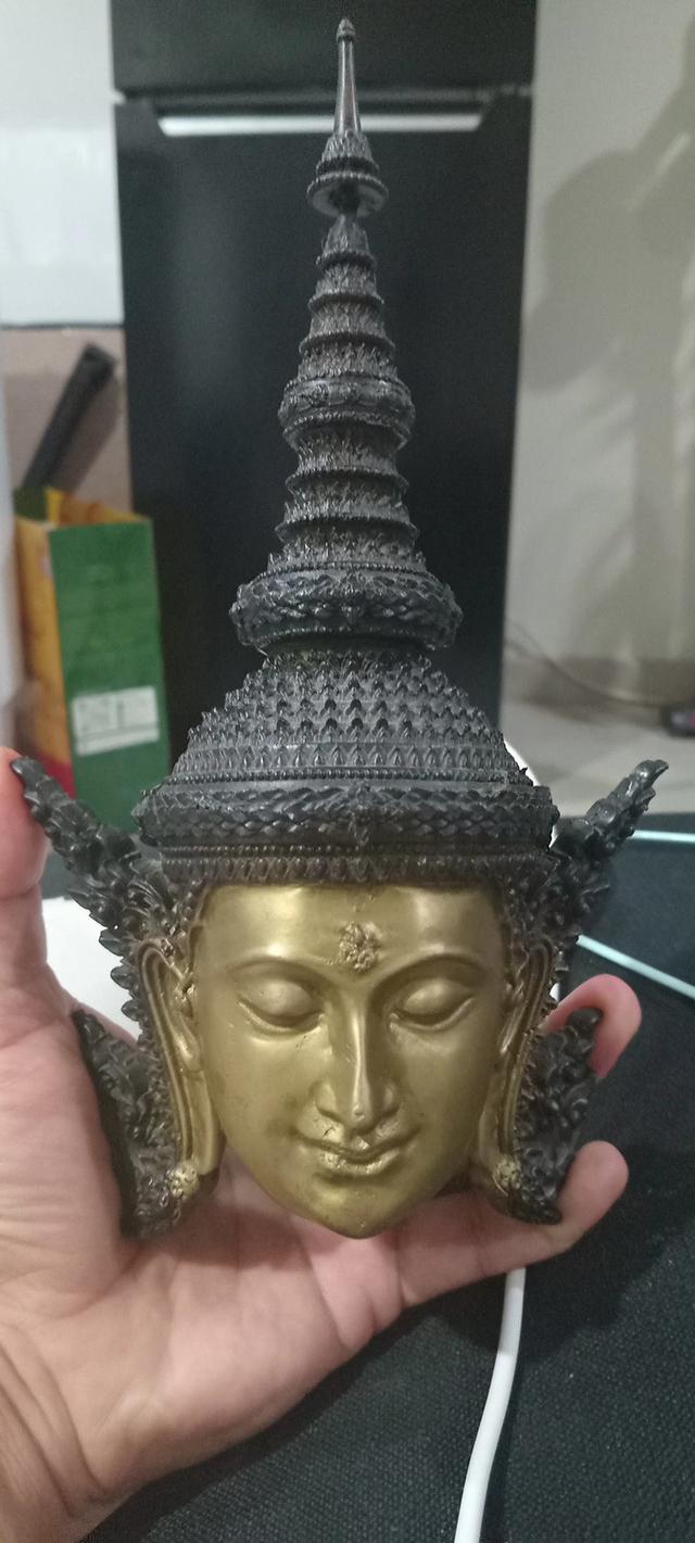 เศียรพระลักษณ์หน้าทอง