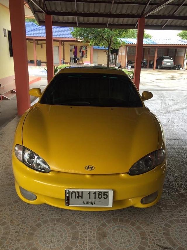 Hyundai Tiburon สีเหลือง