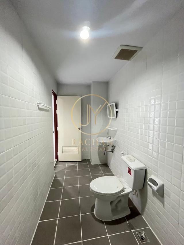 B69-297 ขายด่วน ทาวน์โฮม 3 ชั้น โครงการสายลม ปากเกร็ด ปรับปรุงใหม่ทั้งหลัง เนื้อที่ 20.4 ตร.ว พื้นที่ใช้สอย 200 ตร.ม 4 ห้องนอน 3 ห้องน้ำ 1 ห้องครัว 16