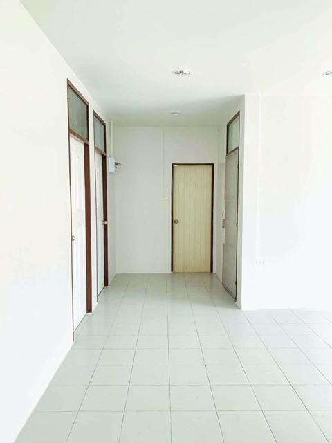 รร.ดาราสมุทร ศรีราชา 2.3 กม. 3 นอน Lotus ศรีราชา 1.4 กม.J Park ศรีราชา 2.9 กม. ให้เช่าบ้านกว้าง 102 ตร.วา. 6