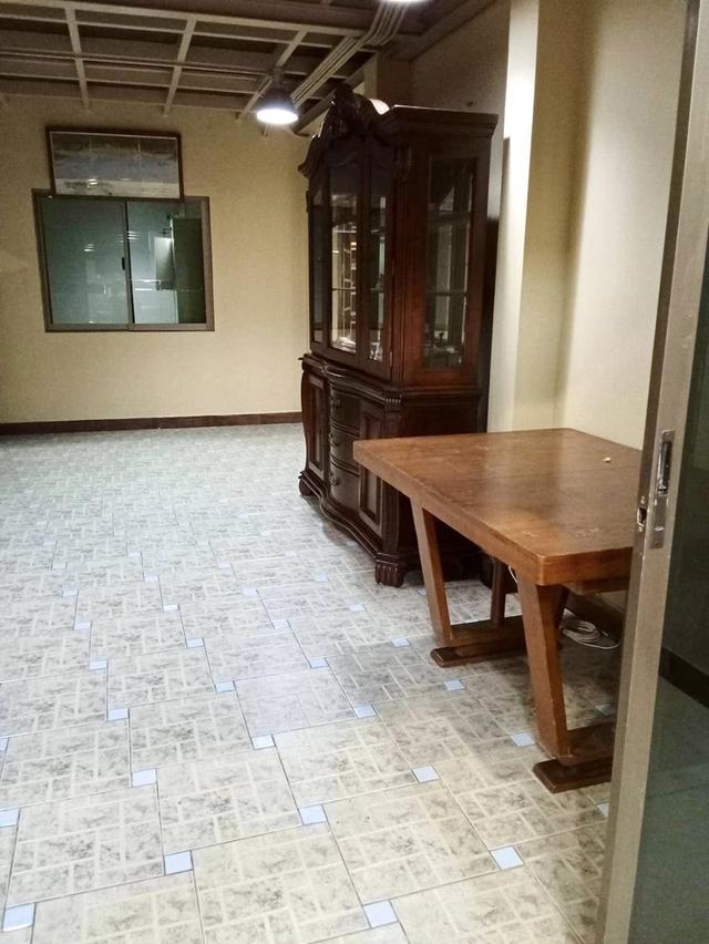 🏡🏢 ให้เช่าด่วน! โฮมออฟฟิศ/บ้านเดี่ยว 2 ชั้น โชคชัย 4 พื้นที่ใช้สอย 500 ตร.ม. รีโนเวทใหม่! 4+1 ห้องนอน จอดรถได้ 3-8 คัน 🚗 45,000 บาท/เดือน 9