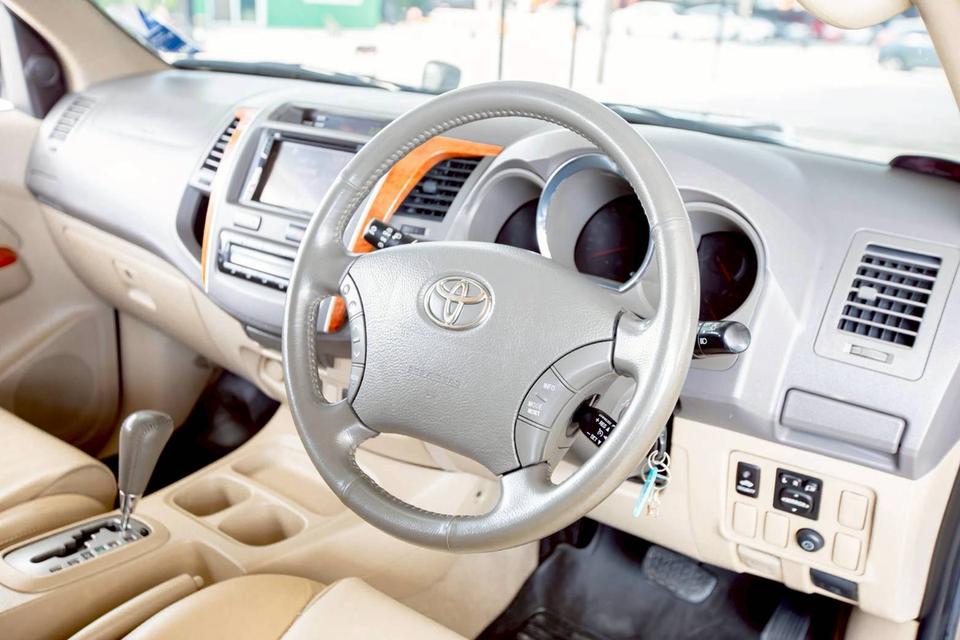 TOYOTA FORTUNER 3.0V สีน้ำตาล ปี 2009 เกียร์ออโต้  13