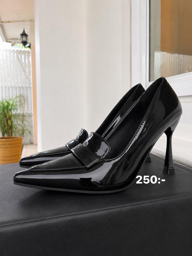 รองเท้าส้นสูงมือ 2 ส