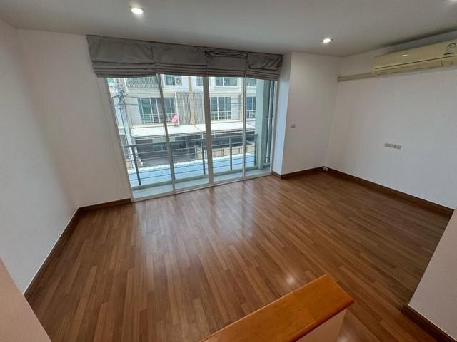 ขายทาวน์โฮม 3ชั้น ซอยลาดพร้าว21 โครงการ ลุมพินี ทาวน์ เรสซิเดนซ์ ลาดพร้าว สเตชั่น ใกล้ MRT ลาดพร้าว 6