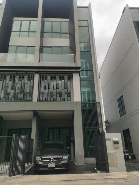 ให้เช่าโฮมออฟฟิศ 4 ชั้น JW Urban Home Office พร้อมลิฟต์แก้วส่วนตัว ติดถนนสรงประภา-ใกล้สนามบินดอนเมือง 1