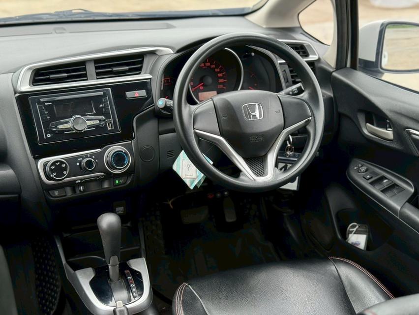 HONDA  JAZZ GK 1.5 S (MNC) Y2018 สีขาว ออโต้  12