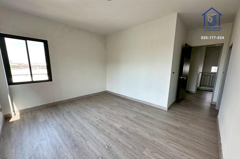 ขายบ้านแฝด 3 ชั้น เดอะ ทริปเปิ้ล 113 หลังริม 49.7 ตรว. ซอยสุขุมวิท 113 ใกล้BTS สำโรง 11