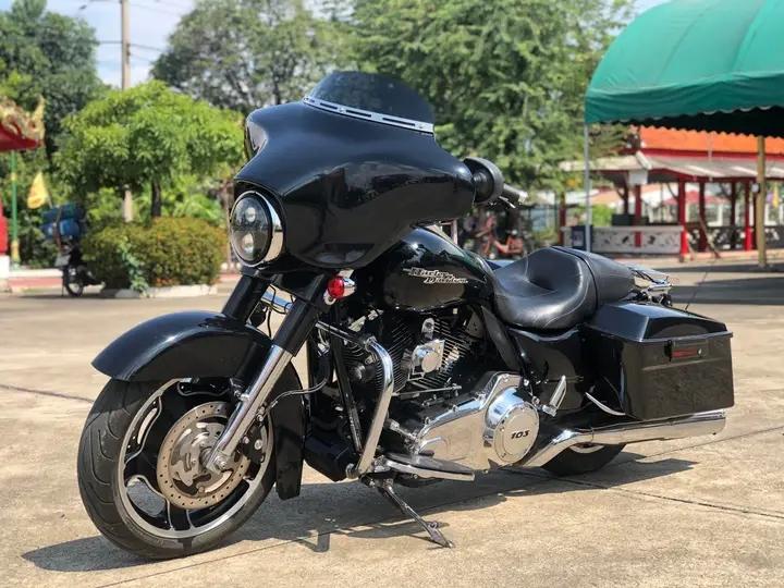 รถบ้านราคาเบาๆ Harley Davidson Street Glide 5