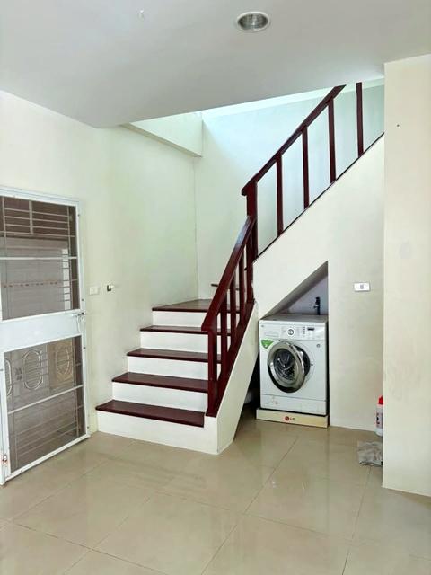 ตลาดวงศกร 1.4 กม. สุขาภิบาล 5 ให้เช่าทาวน์เฮ้าส์ 2 ชั้นหลังมุม 40ตร.วา. 320ตร.ม.รร.สารสาสน์วิเทศ สายไหม 1 กม. เฟอร์ฯครบ 4