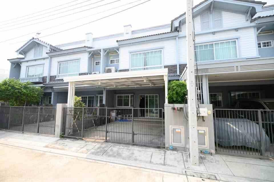 B977 ให้เช่าทาวน์เฮ้าส์2ชั้น โครงการ อินดี้3 ติดถนนบางนาตราด กม7  ถนนเดียวกับเมกะ บางนา 1