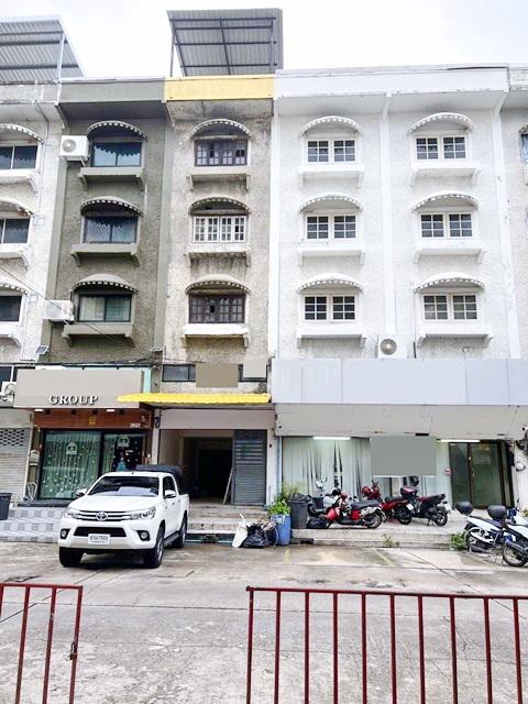 ปากซอย 7-11 50 เมตร ติดถนนใหญ่ MRTลาดพร้าว 101 300 ม.ให้เช่าอาคารพาณิชย์ 4 ชั้น 20ตร.วา.320ตร.ม. 4นอน 4น้ำ เดอะมอลล์ บาง 4