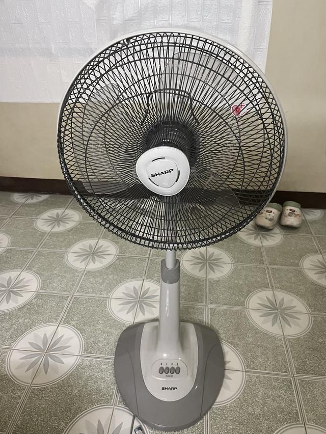 พัดลมมือสองซื้อมาใช้งานไม่นานสี่เดือน
