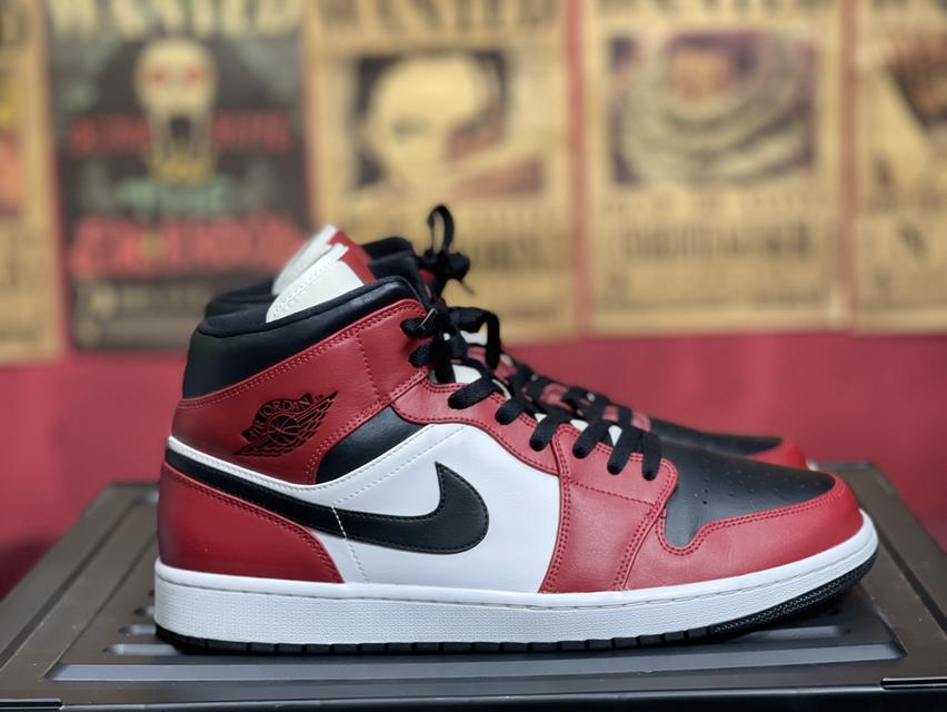 Nike Air Jordan 1 Mid "Chicago Black Toe"