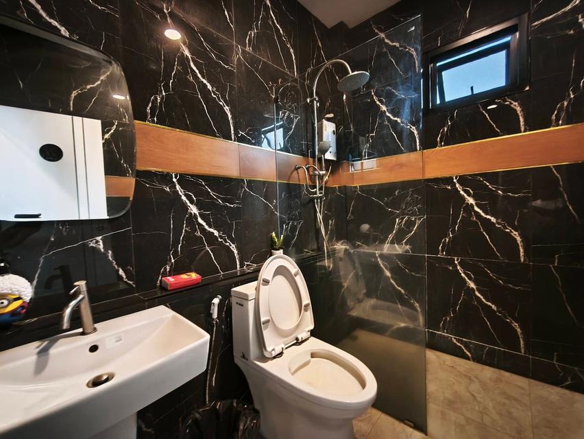 บ้านเดี่ยวพร้อมสระว่ายน้ำ ขนาดใหญ่ 2