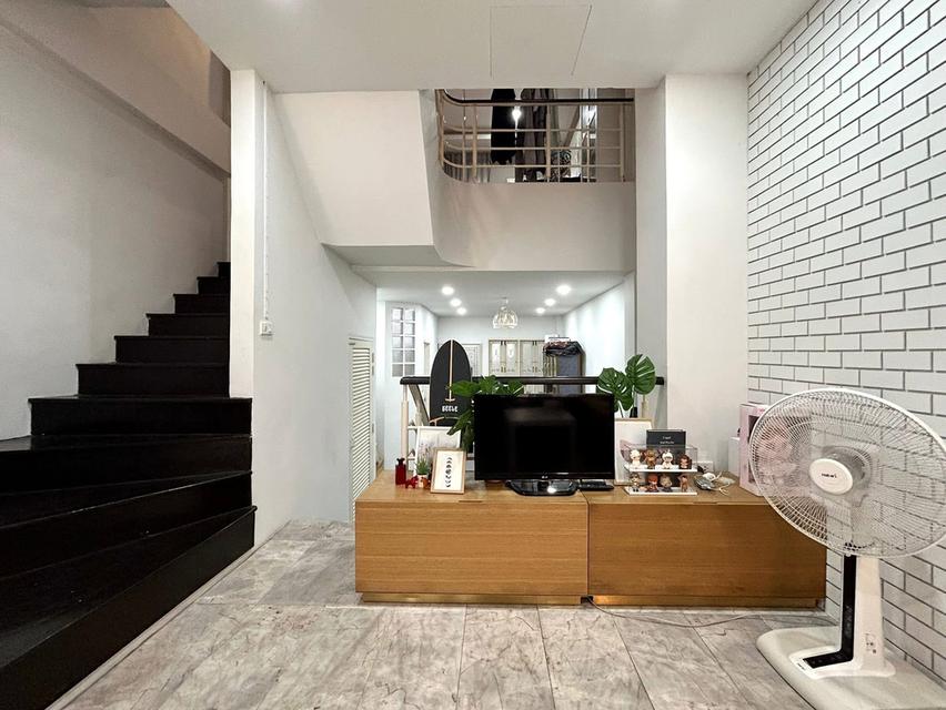 ขายทาวน์โฮม 3 ชั้น | บ้านรรินธร บางกรวย-พระราม 5 ใกล้โลตัส นครอินทร์ 11