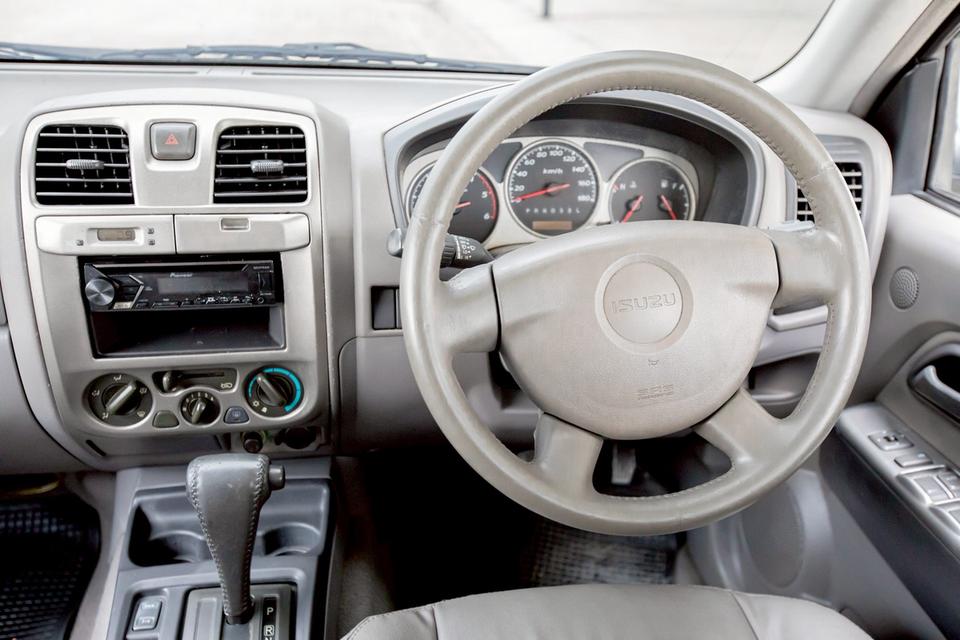 Isuzu D-Max Hi-Lander Cab4 3.0 Di Turbo เกียร์ออโต้ ปี 2003 สีเทา สวยสภาพดี 16