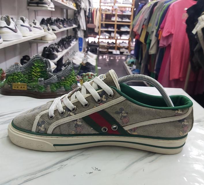 💢Gucci X Disney ลาย Mickey Mouse สุดคลาสสิก รองเท้าผ้าใบมือสอง 42.5/27.5 สภาพ 8/10 รูปที่ 2