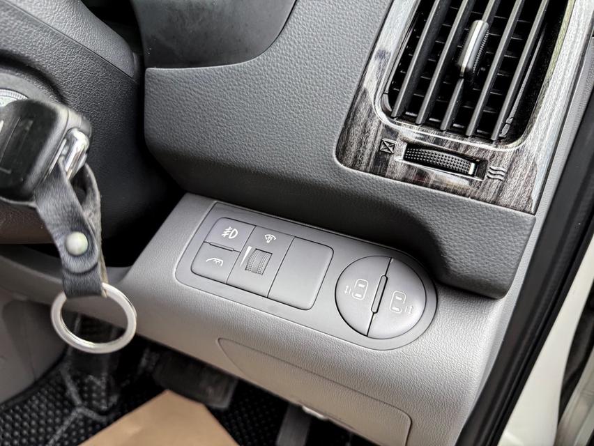 ขาย Hyundai H1 2.5Vip ปี19 9