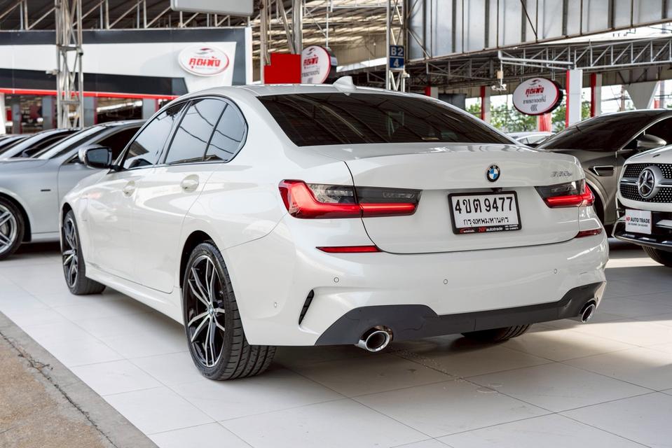 รหัสรถ NP9477 รุ่นรถ : BMW 330e M SPORTปีรถ : 2021 รูปที่ 12
