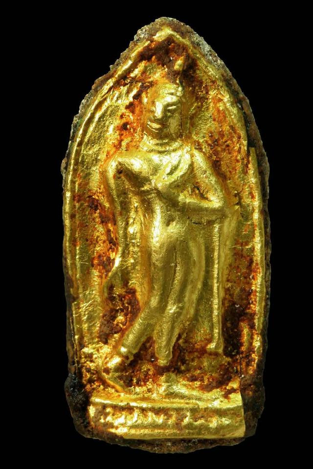 พระลีลาเนื้อว่านหน้าทอง เปิดให้บูชาจ้า