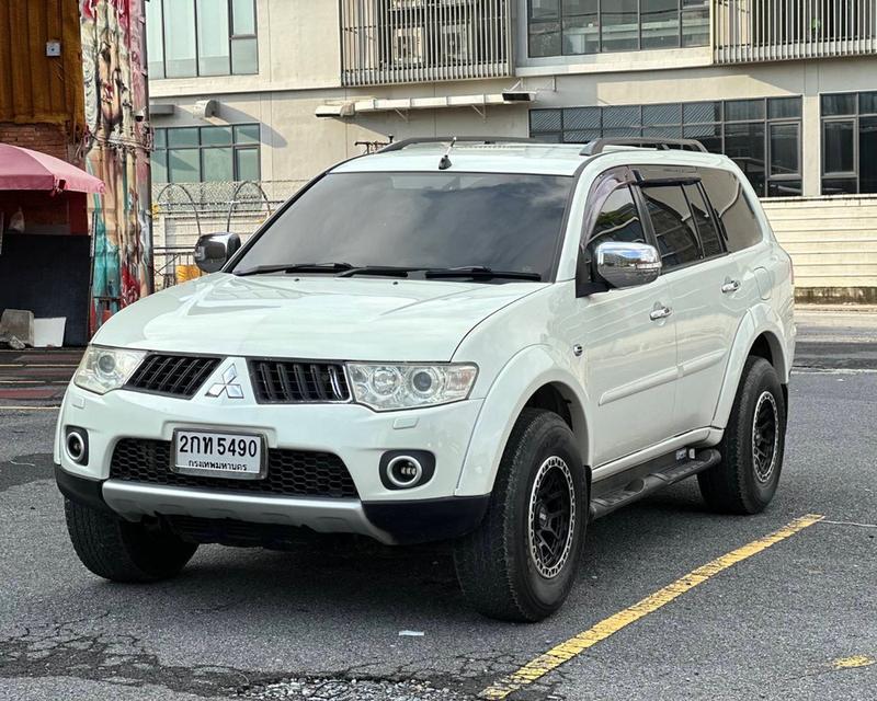 Mitshubishi Pajero 2.5 Sport GT เกียร์ Auto สีขาวมุก ปี 2013