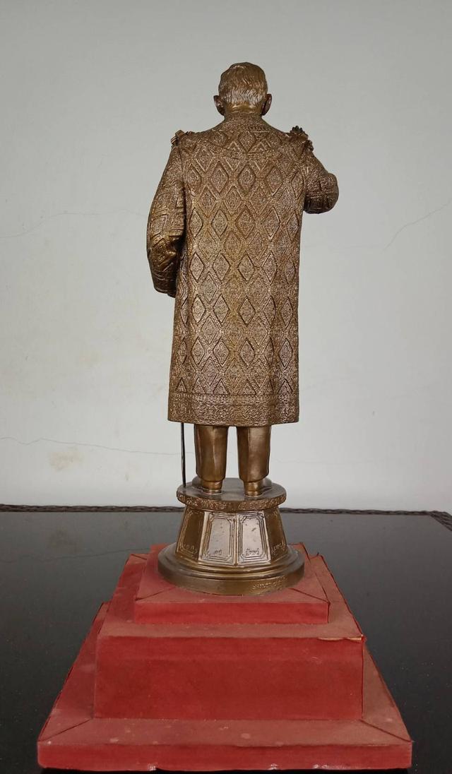 475.พระบรมรูปหล่อในหลวงรัชกาลที่9 พระบาทสมเด็จพระปรมินทรมหาภูมิพลอดุลยเดชทรงยินดี รูปที่ 11