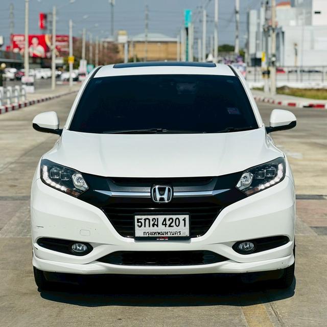 #HONDA HRV 1.8EL SUNRUFF TOP ปี2016 สีขาว เกียร์ออโต้ เครื่องเบนซิน  ราคา 409,000บาท 🌟ออกรถ5,000บาท🌟 ผ่อนนาน  84งวด  ผ่อน 8,008/72งวด  -ภายในเบาะหนั รูปที่ 2