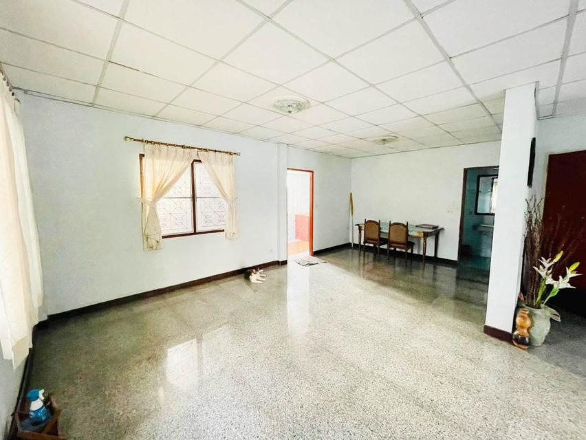 บ้านเช่าเลี้ยงสัตว์ได้ หมู่บ้านศุชญา ซอยรังสิต–นครนายก 85 คลอง 4 ปทุมธานี ค่าเช่า11,000 บ./ด. บ้านเดี่ยว 2 ชั้น พื้นที่ 55 ตร.ว. 4