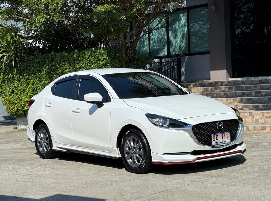 2022 MAZDA 2 1.3 C รถมือเดียวออกป้ายแดง สภาพเหมือนรถใหม่ รถวิ่งน้อย เข้าศูนย์ทุกระยะ ไม่เคยมีอุบัติเหตุครับ