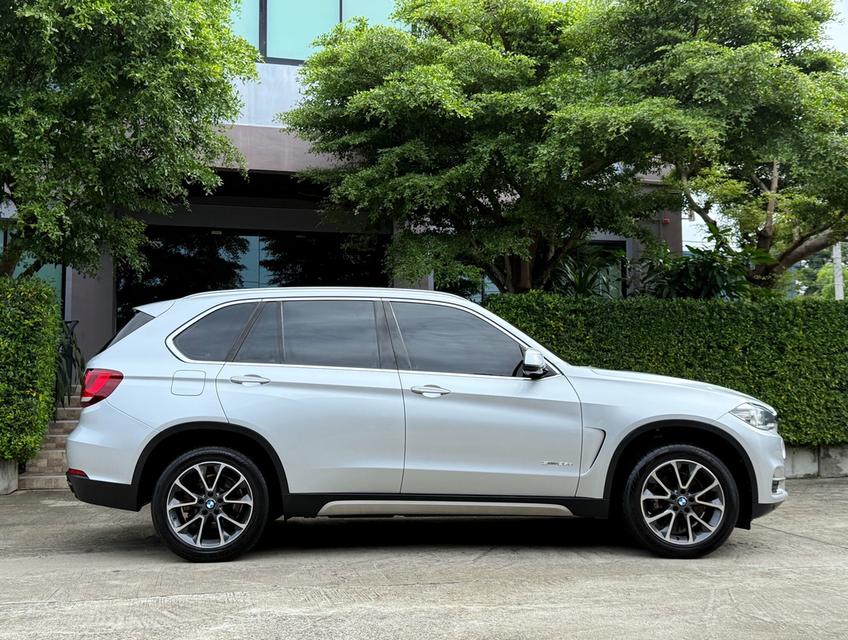 2015 BMW X5 25D รถสภาพสวยสมบูรณ์ พร้อมใช้งาน รถวิ่งน้อย ประวัติศูนย์ครบ ไม่เคยมีอุบัติเหตุครับ