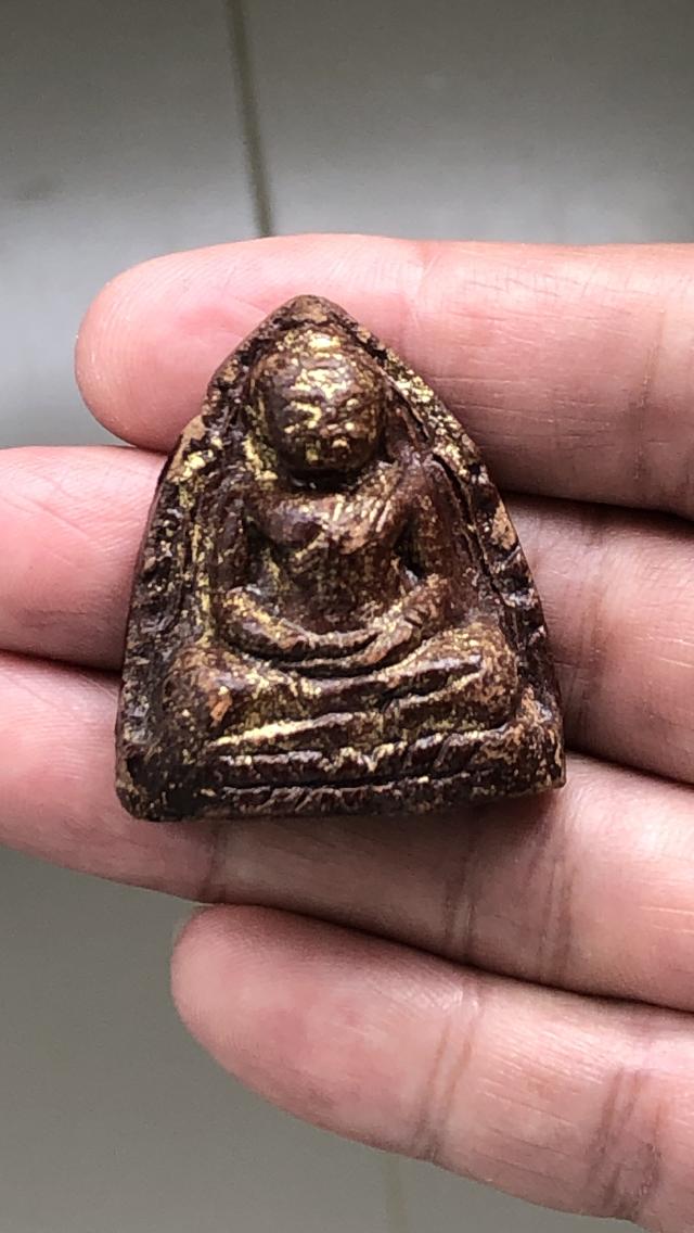 พระหลวงพ่อโต กรุวัดบางกระทิง พิมพ์ขัดสมาธิ
