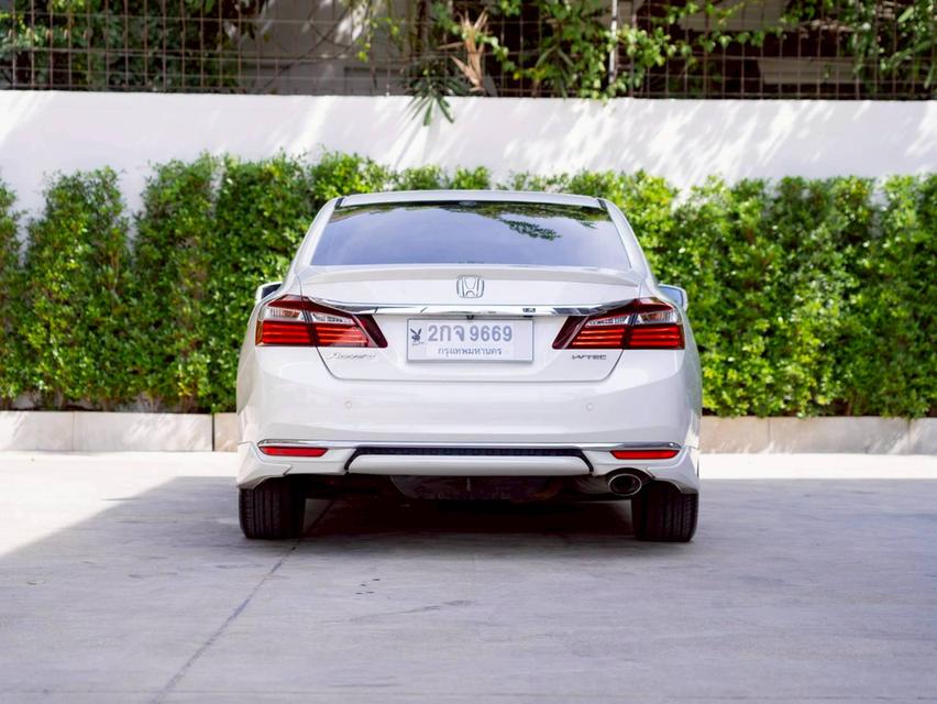 Honda Accord 2.0EL ปี 2016 ✨ #ประกันเครื่องเกียร์3ปี / 30,000 km.✨️ 7