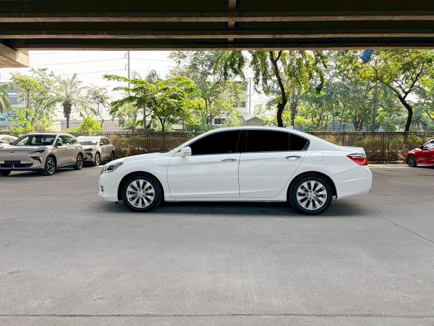Honda Accord 2.0E AT ปี 2013  เพียง279,000บาท เบาะไฟฟ้าคู่หน้า ไมล์128xxx สวยพร้อมใช้ ยางปี2025 เครื่องยนต์เกียร์ช่วงล่างดี แอร์เย็นฉ่ำ *ดูรถกทม ซอยปร รูปที่ 5