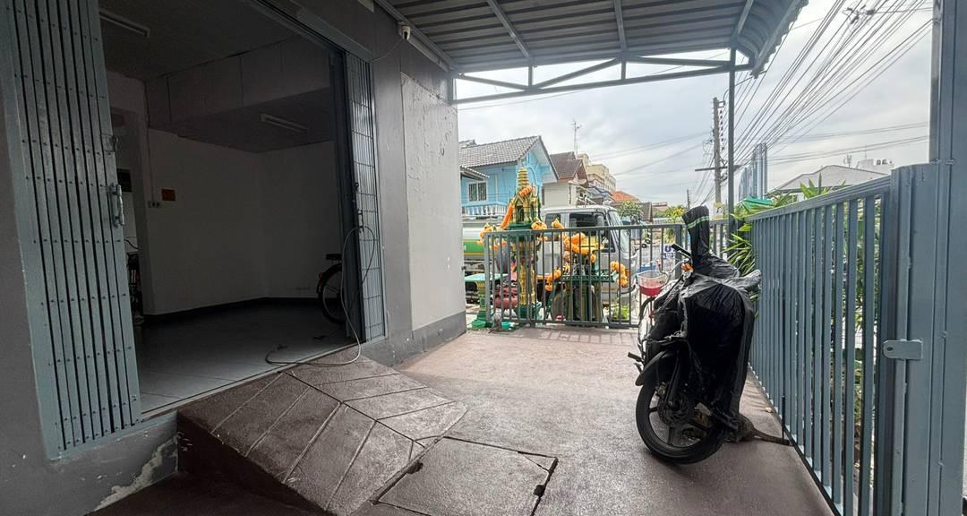 อพาร์ทเม้น 4